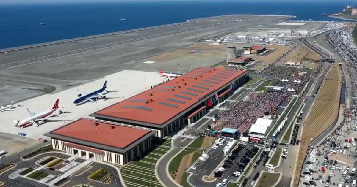 Uluslararası Giriş ve Çıkışlara Açık Daimi Hava Hudut Kapısı Olarak Belirlenen Rize-Artvin Havalimanı'nda Aironn Fan Grupları Var